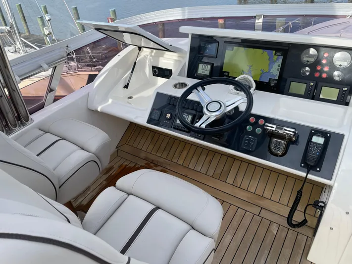  Yacht Photos Pics Fly Bridge Helm