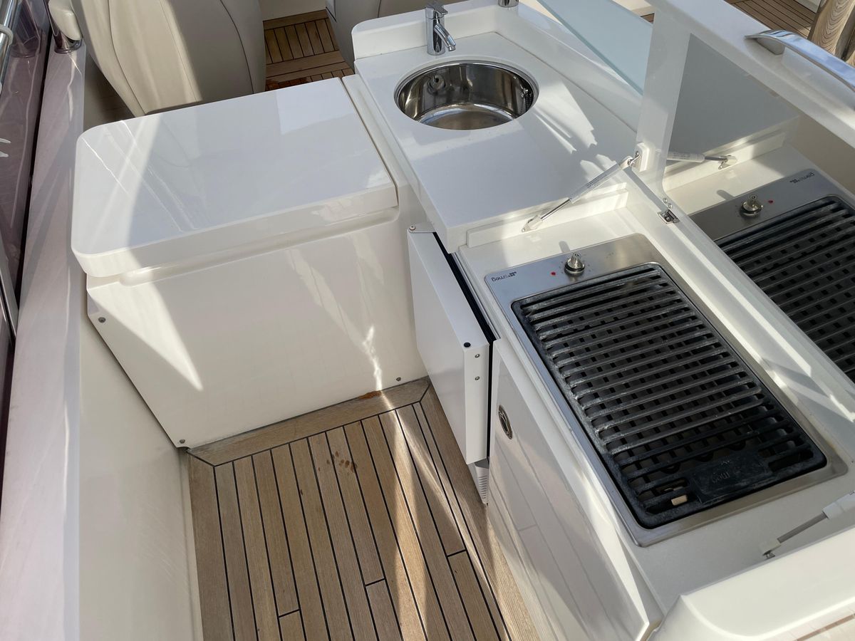 2012 Princess 72 