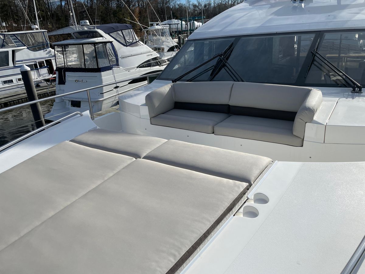 2012 Princess 72 