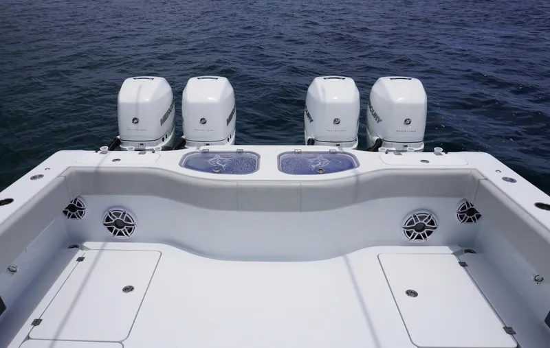  Yacht Photos Pics Freeman 42 LR boat with four outboard motors on open water, 2022 model.