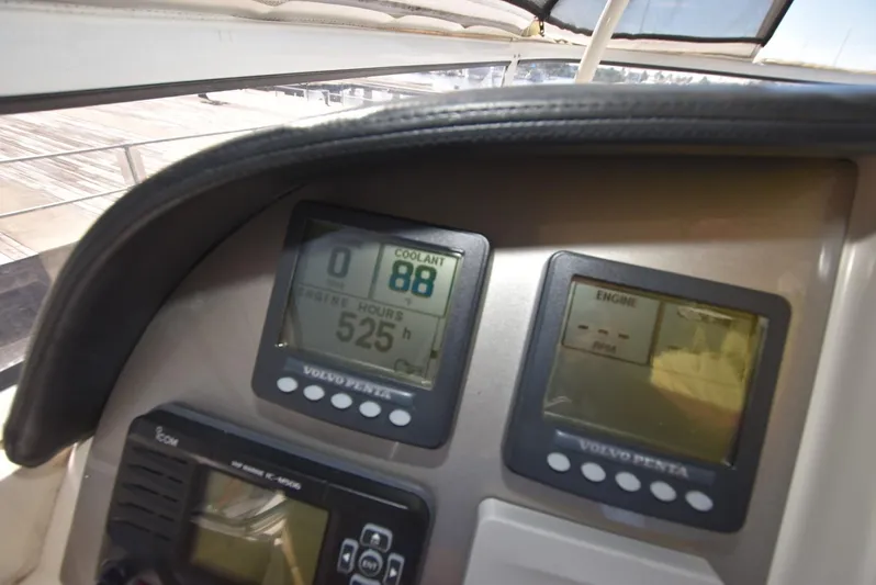 Seawood Yacht Photos Pics Close-up of 2007 Carver 52 Voyager dashboard instruments.