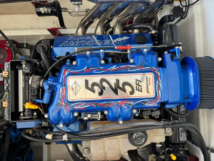  Yacht Photos Pics Mercury Racing 525 EFI engine in a 2008 Fountain 38 Lightning boat.