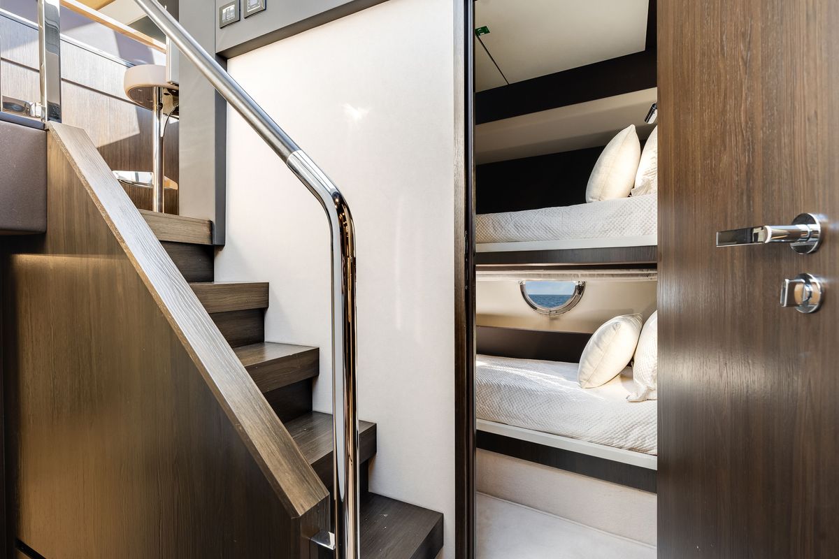 2018 Azimut 66 