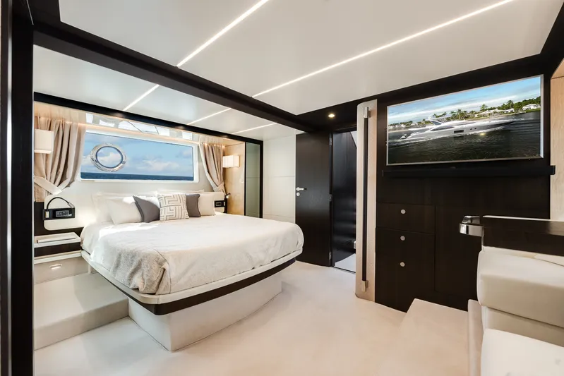 Truth Serum Yacht Photos Pics 