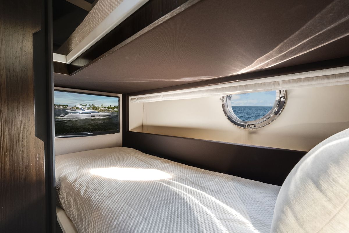 2018 Azimut 66 