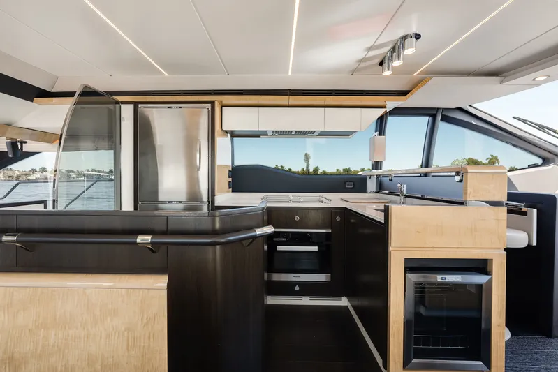 Truth Serum Yacht Photos Pics 