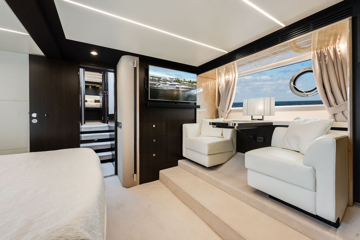 2018 Azimut 66 