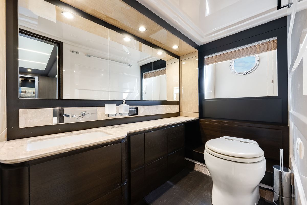 2018 Azimut 66 