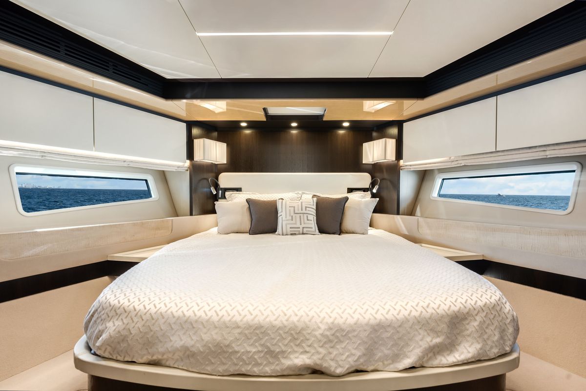 2018 Azimut 66 