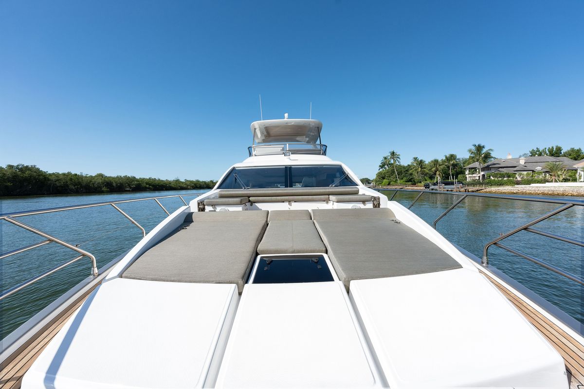 2018 Azimut 66 