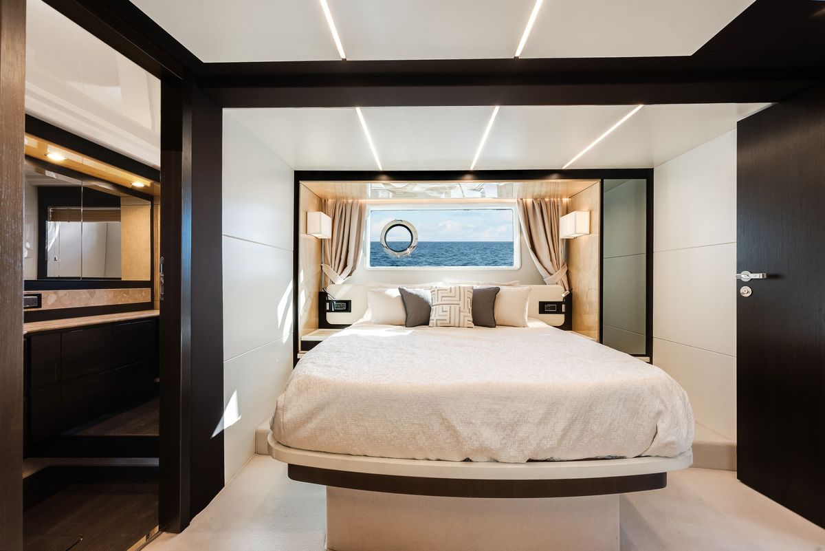 2018 Azimut 66 