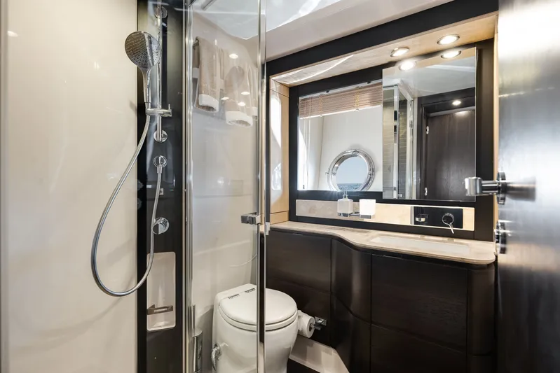 Truth Serum Yacht Photos Pics 