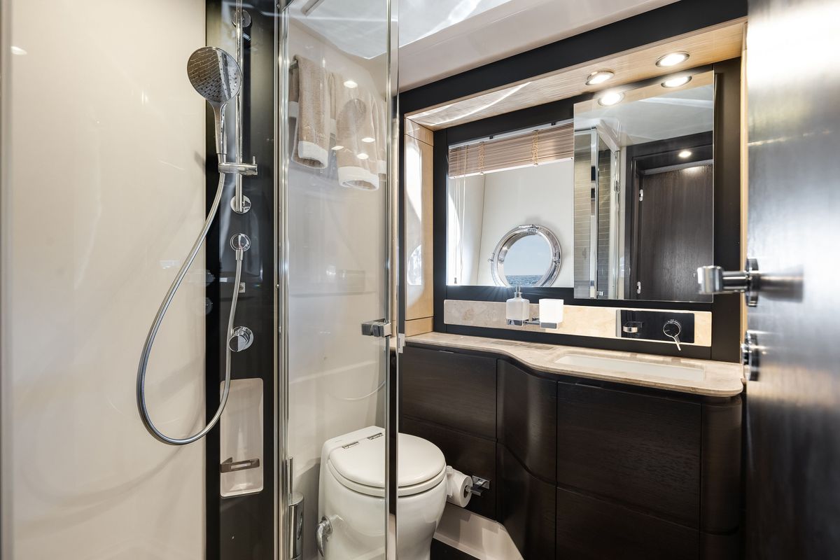 2018 Azimut 66 
