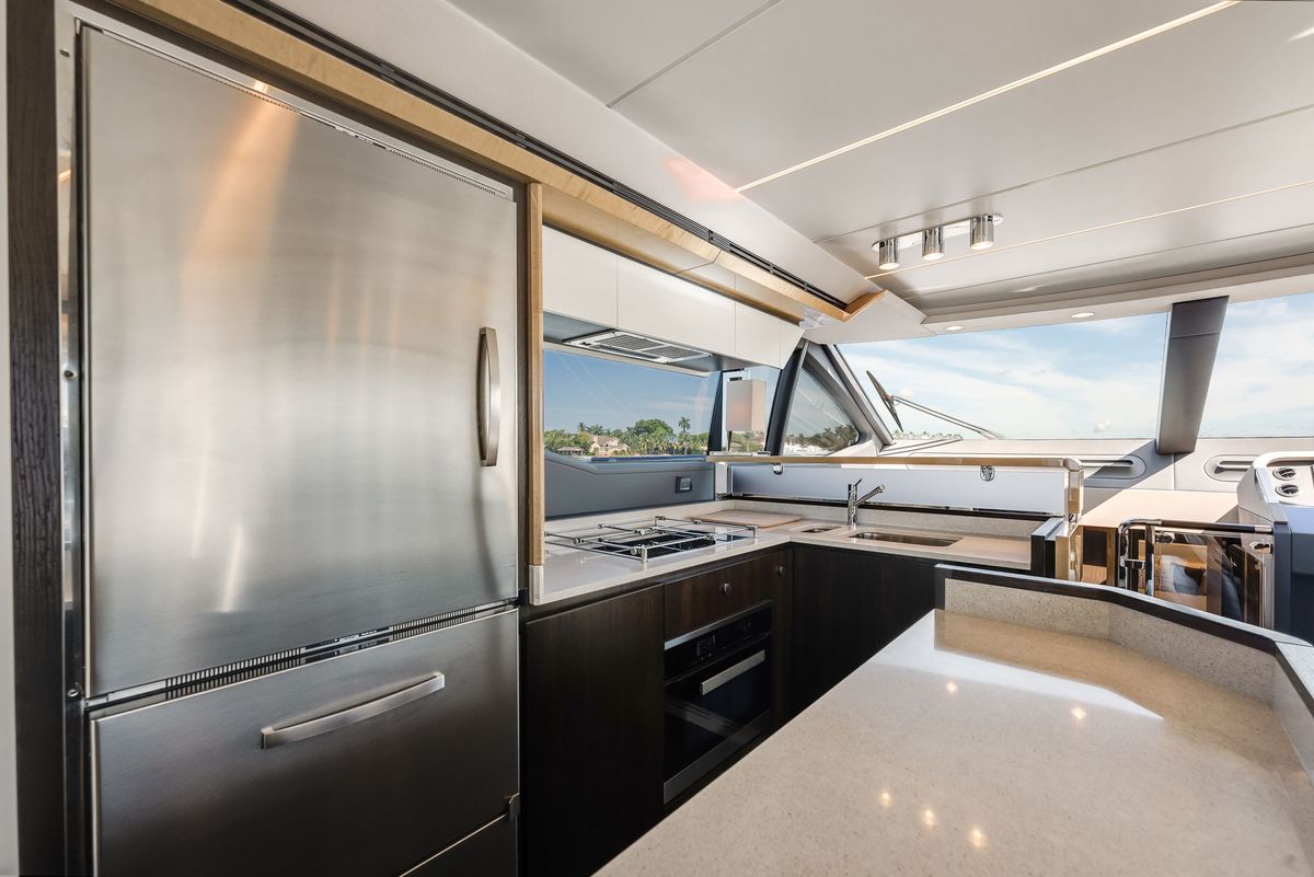 2018 Azimut 66 