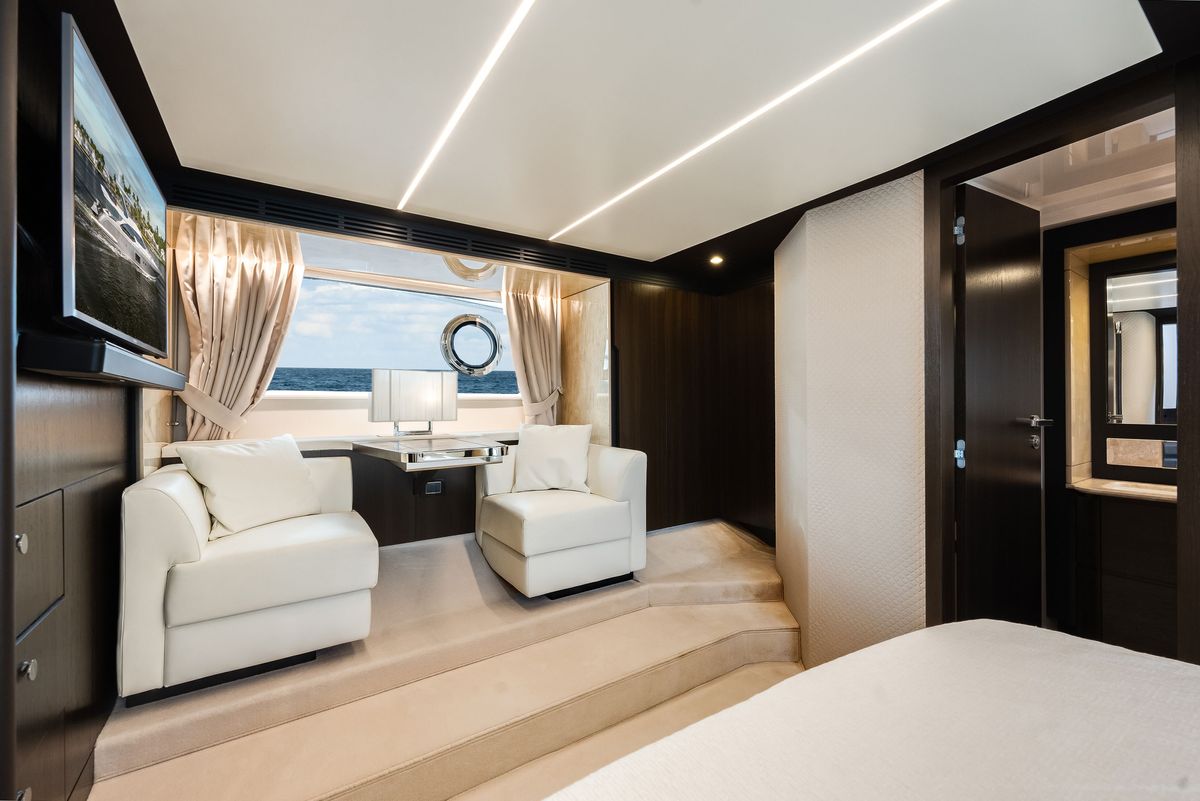 2018 Azimut 66 