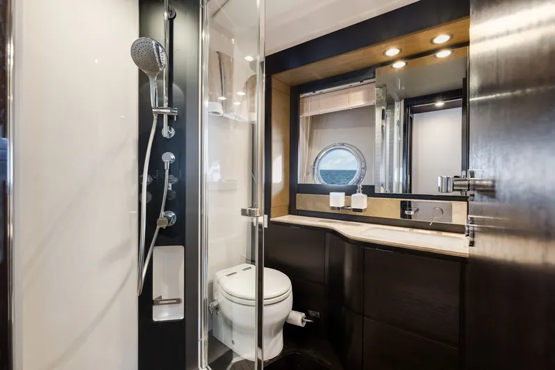 Truth Serum Yacht Photos Pics 