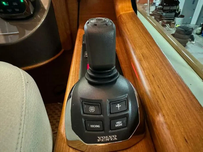 Castlefinn Yacht Photos Pics Volvo Penta joystick control on 2018 Palm Beach Motor Yachts PB55.