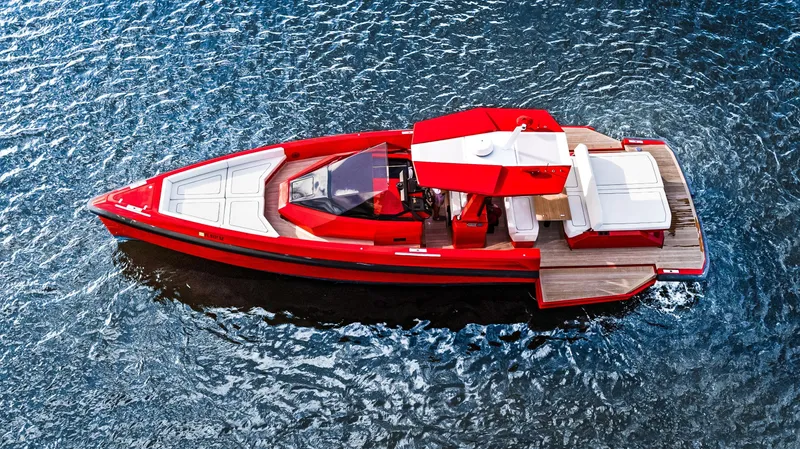 Corso Red Yacht Photos Pics 