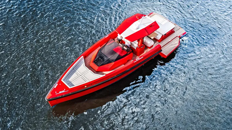 Corso Red Yacht Photos Pics 