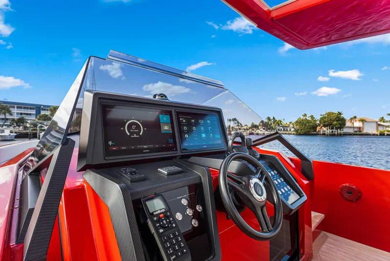 Corso Red Yacht Photos Pics 