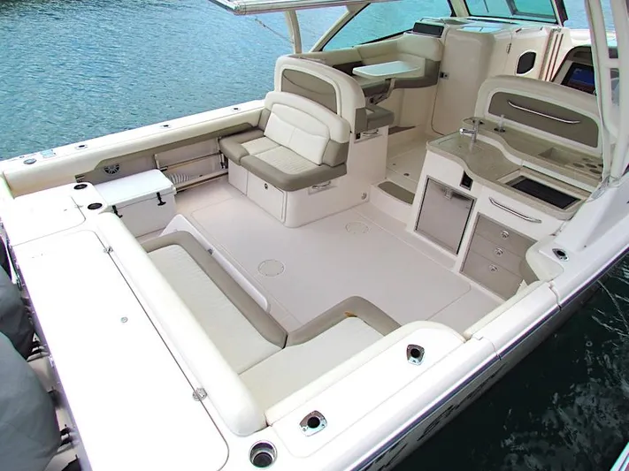  Yacht Photos Pics 2014 Grady-White Freedom 375 boat interior with spacious seating and modern amenities.