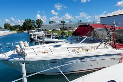 Rinker 300 Fiesta Vee