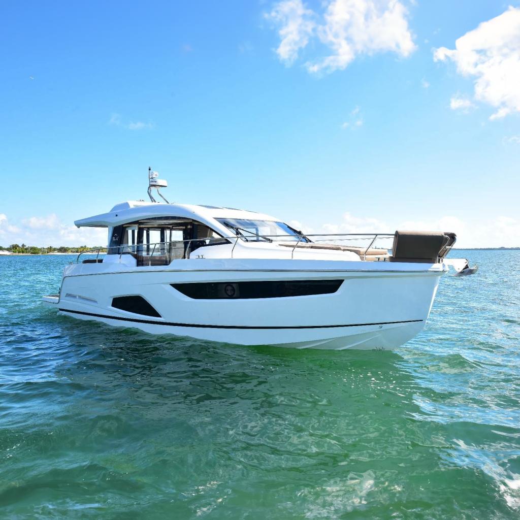 Sealine C430