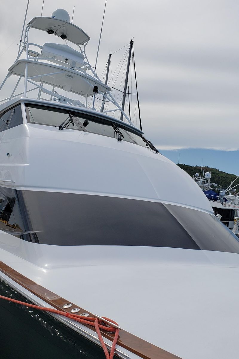 2007 Hatteras 68 