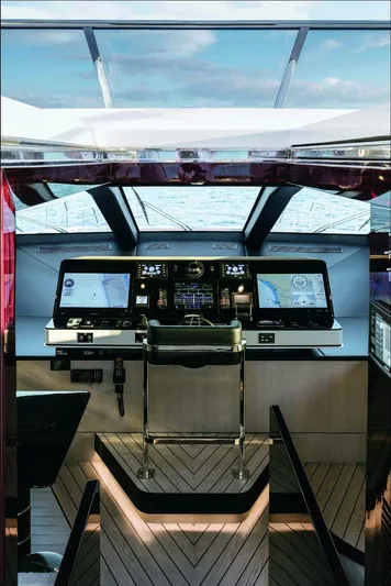 Miss M Yacht Photos Pics Azimut Grande 35 Metri 2020 yacht cockpit with modern navigation systems and panoramic view.