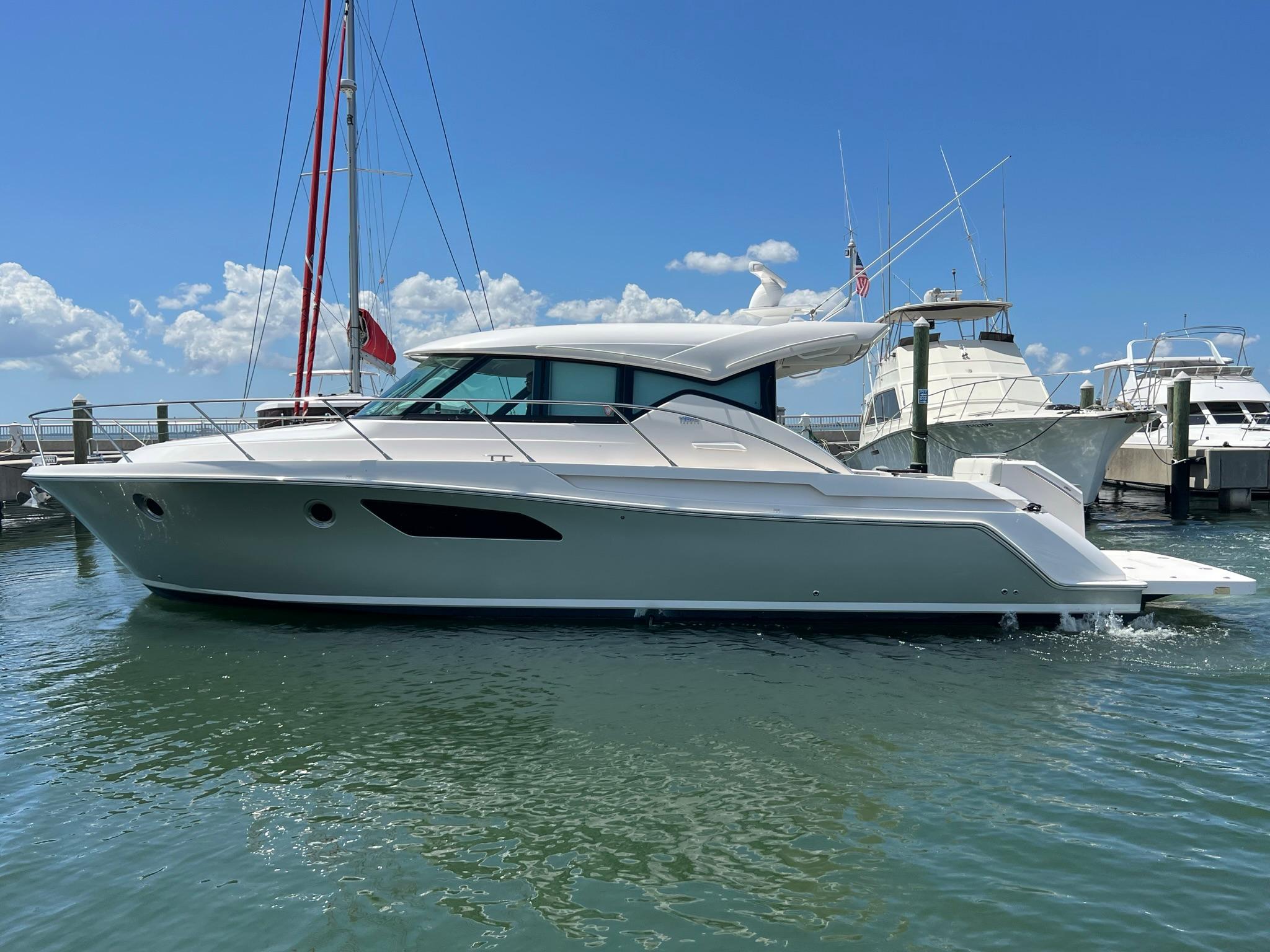 tiara yachts c44