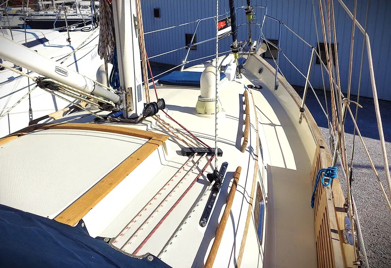 Tigerlily Yacht Photos Pics 