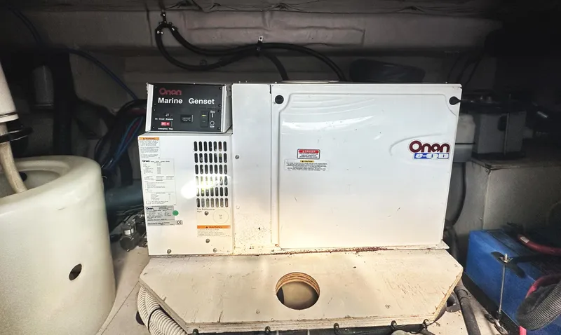 Rogue Yacht Photos Pics Onan Marine Genset in 2006 Sea Ray 48 Sundancer engine room.