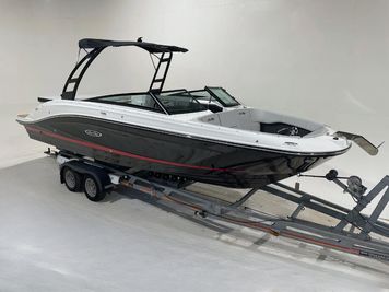 2024 Sea Ray SPX 230