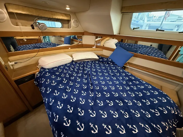 Island Girl Yacht Photos Pics Aft Cabin