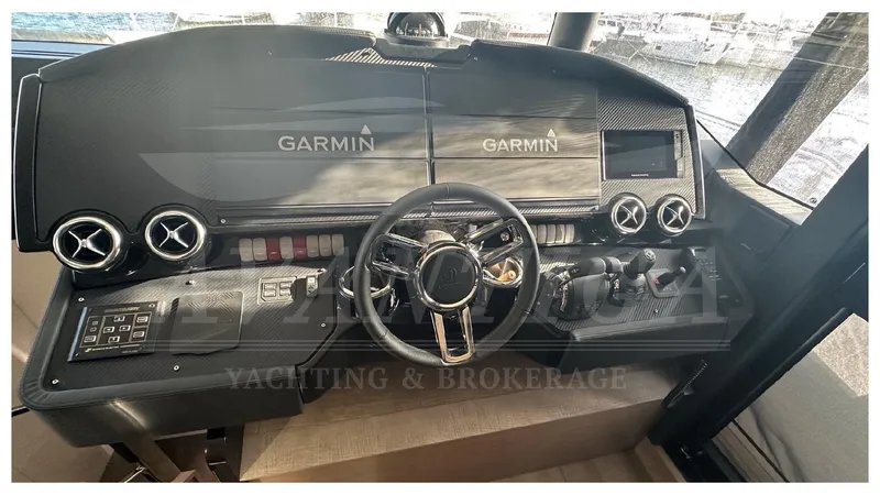  Yacht Photos Pics ABSOLUTE NAVETTA 58