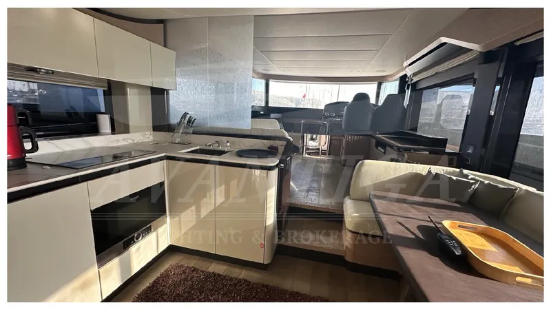  Yacht Photos Pics ABSOLUTE NAVETTA 58