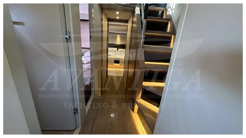  Yacht Photos Pics ABSOLUTE NAVETTA 58