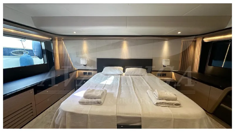  Yacht Photos Pics ABSOLUTE NAVETTA 58