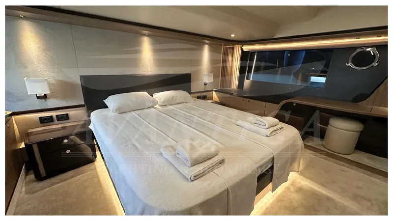  Yacht Photos Pics ABSOLUTE NAVETTA 58