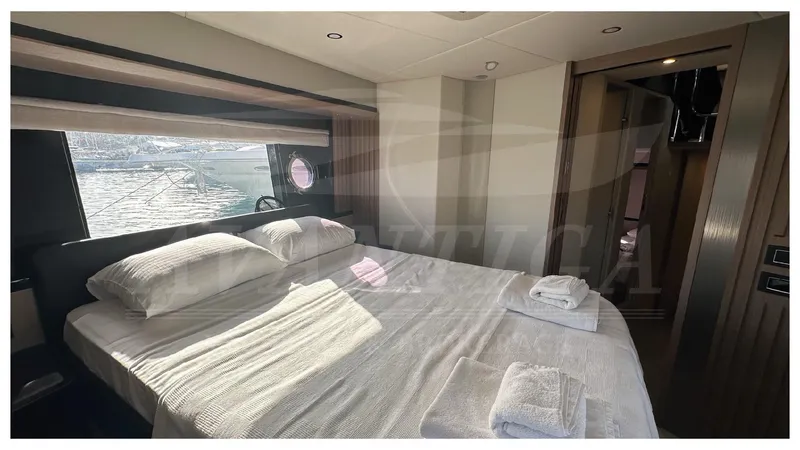  Yacht Photos Pics ABSOLUTE NAVETTA 58