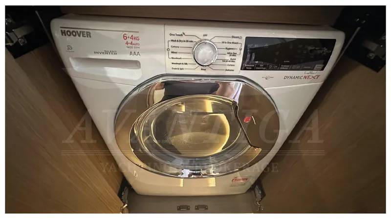  Yacht Photos Pics ABSOLUTE NAVETTA 58