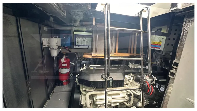  Yacht Photos Pics ABSOLUTE NAVETTA 58