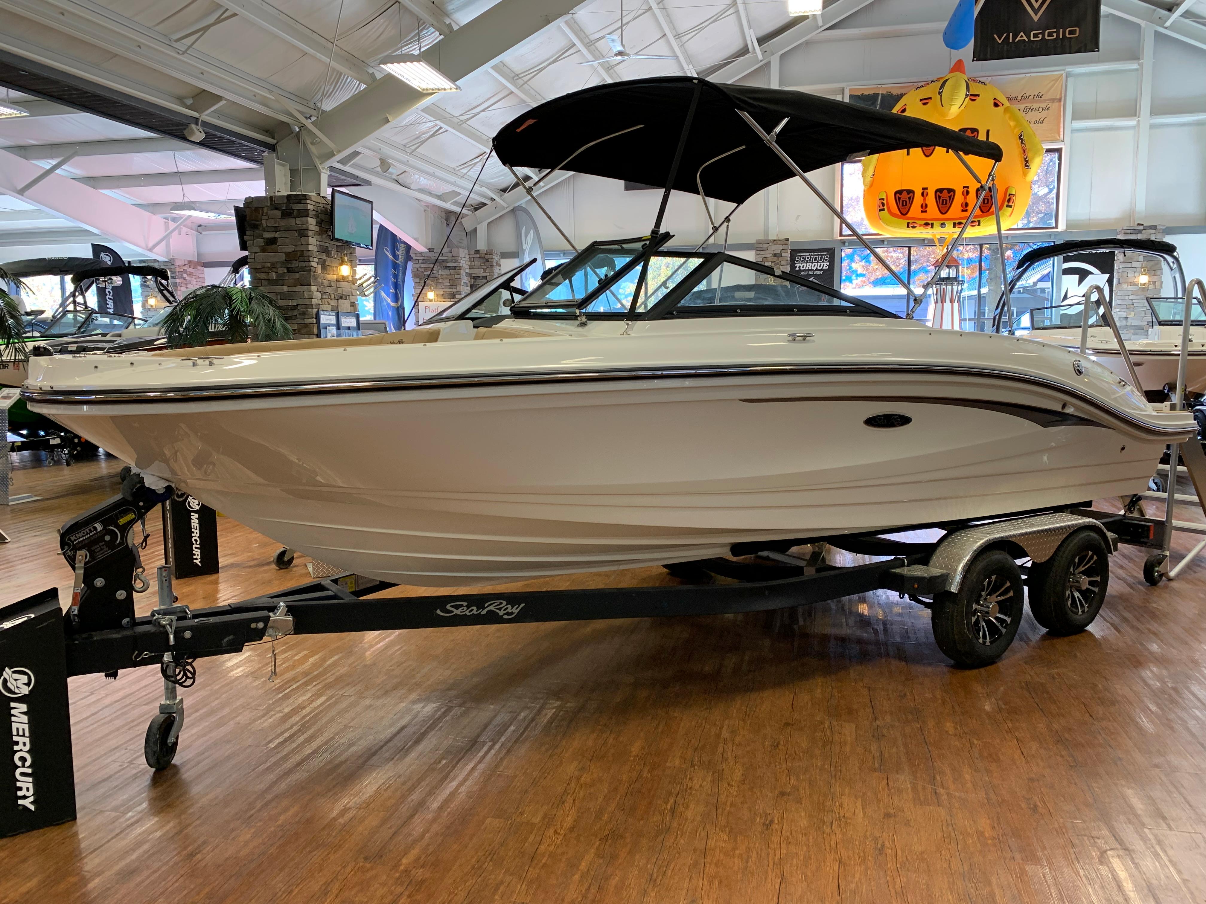2023 Sea Ray SPX 210