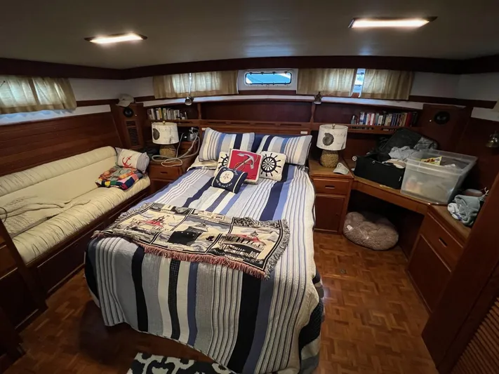 Irish Mist Yacht Photos Pics Grand Banks 49 Classic