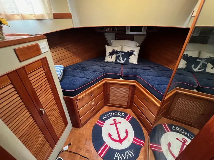 Irish Mist Yacht Photos Pics Grand Banks 49 Classic