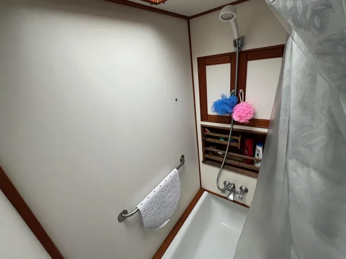 Irish Mist Yacht Photos Pics Grand Banks 49 Classic