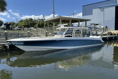 Boston Whaler 380 Outrage