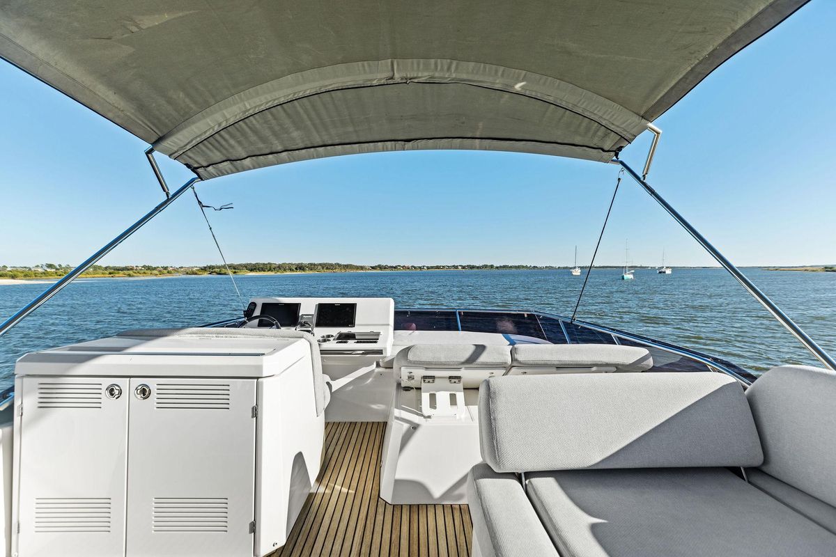 2019 Prestige 52 