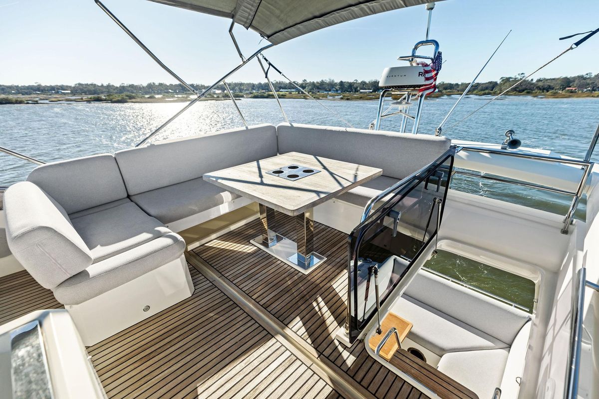2019 Prestige 52 