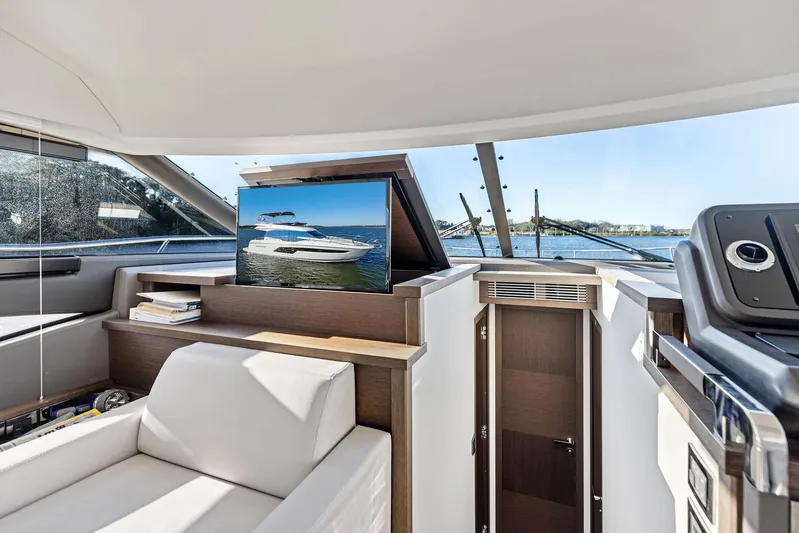Pure De Papas Yacht Photos Pics Interior of 2019 Prestige 520 Fly yacht with modern design and scenic view.
